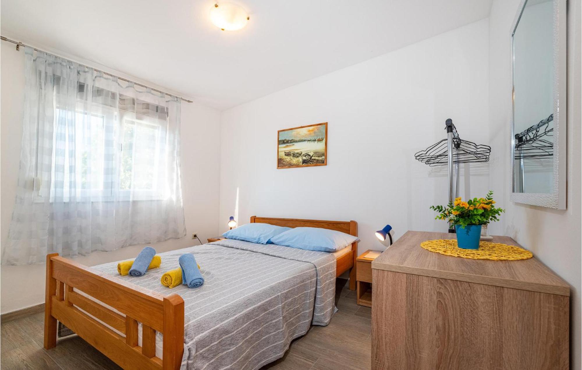 Beautiful Home In Rovanjska With Wifi מראה חיצוני תמונה